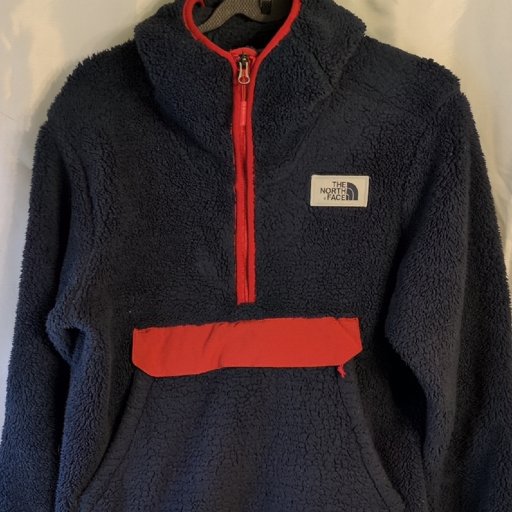 The North Face Kids Fleece Hoodie in Navy and Red